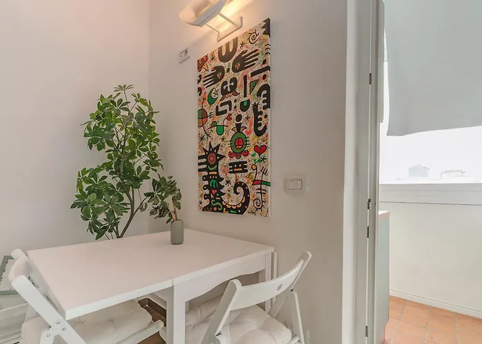 Loft Corso Trieste Free Parking & Kitchen Semesterbostad